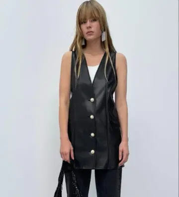 ZARA 블랙 인조 가죽 오버롤 스커트 베스트 포켓 부착 M