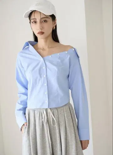 스나이델 오프숄더 긴팔 셔츠