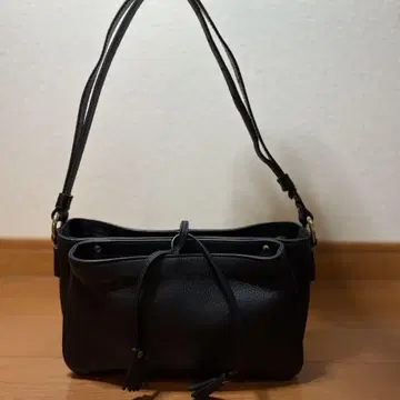 새상품급!! [페리지] 가죽 숄더백 블랙