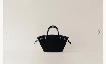 TOUT Y EST 블랙 핸드백