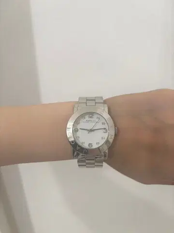 MARC JACOBS 여성용 아날로그 시계 실버