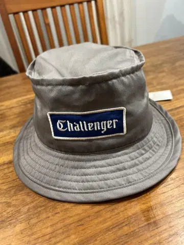 Challenger 버킷햇