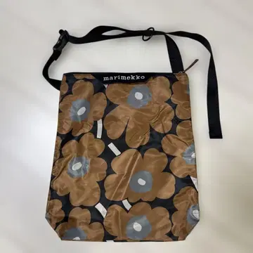 새상품 미사용 마리메꼬 neat cross body 숄더백 정품
