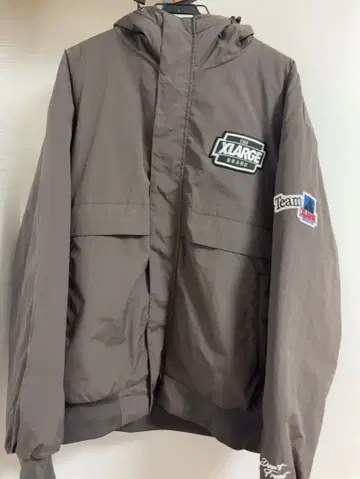 XLARGE 나일론 퍼퍼 재킷 / 브라운