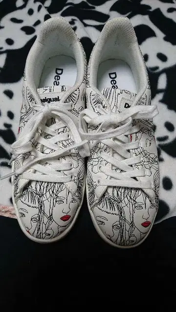 Desigual 아트 프린트 스니커즈