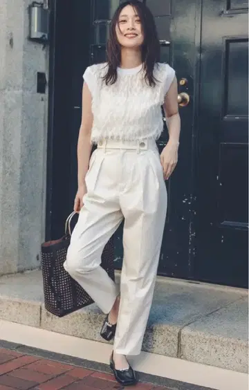 LOUNIE 허리 벨트 테이퍼드 팬츠