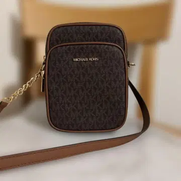 미사용에 가까운 MICHAELKORS 숄더백