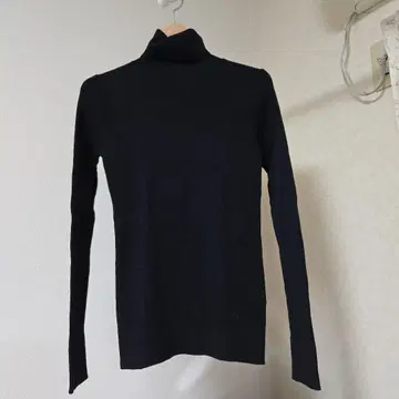 [ 새상품 ] 맥레거 면 까슬거리지 않는 터틀넥 니트 리브 블랙