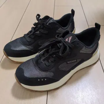 미사용 스케쳐스 Air-Cooled MEMORY FOAM 22.5