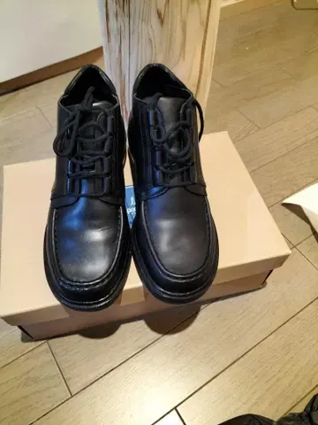 가죽 블랙 레이스업 부츠