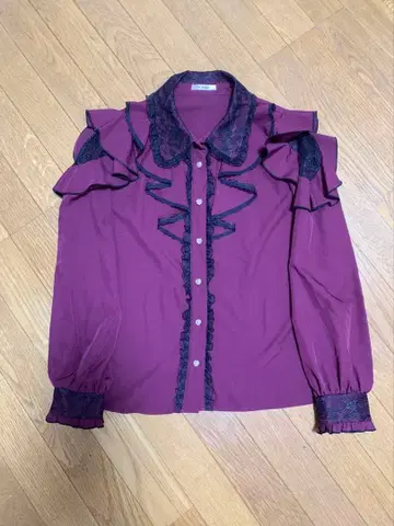 NOEMIE 노에미 블라우스