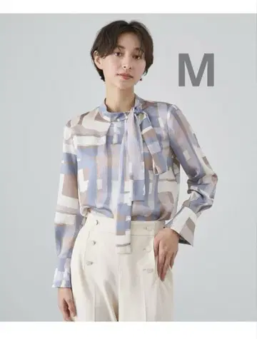 아나이 스퀘어 기하학 프린트 사이드 보우 블라우스 38