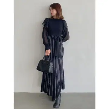 새상품 바이컬러 플리츠 니트 원피스 dazzlin