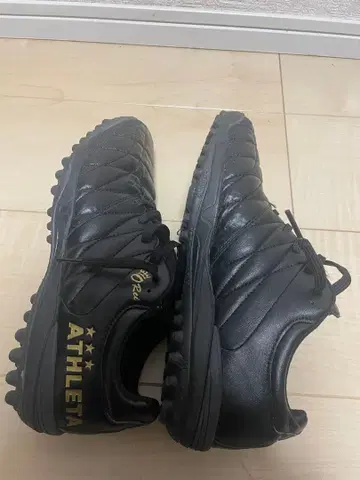 ATHLETA 축구화
