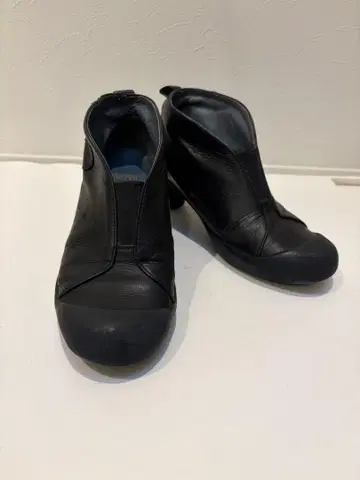 CAMPER 캠퍼 블랙 앵클부츠