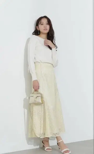 NATURAL BEAUTY BASIC 레이스 절개 머메이드 스커트 화이트