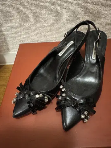 스트로베리 필드 비쥬 샌들 22.5cm 거의 미사용