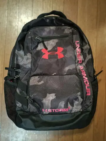 UNDER ARMOUR 카모플라쥬 백팩
