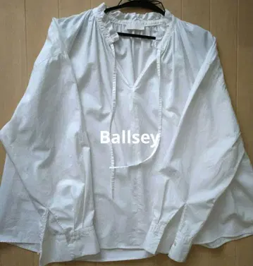 Ballsey 화이트 라운드넥 셔츠