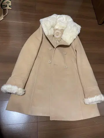 MAJESTIC LEGON 베이지 더블 브레스트 퍼 코트
