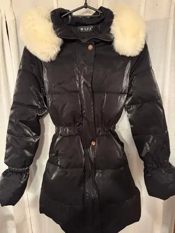 퍼 달린 블랙 다운 자켓 sweemy closet