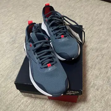 Reebok 러닝화 블루스레이드