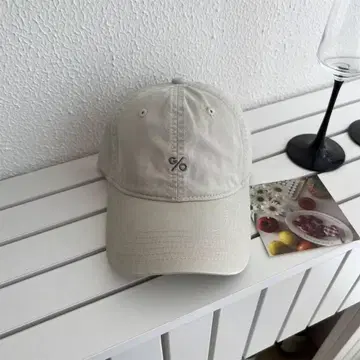 베이지 야구 모자 % 로고