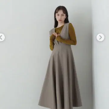 V넥 플레어 점프 스커트