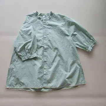 새상품급 NATURAL LAUNDRY/라이트 그린 블라우스