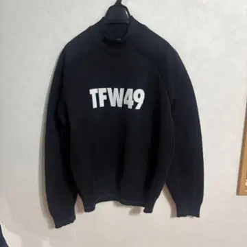 tfw49 MOCK NECK KNIT BKxBK