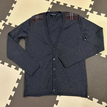 [새상품급] EMPORIO ARMANI 가디건
