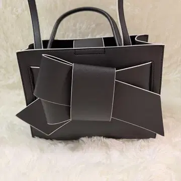 새상품급 FRAY I.D 프레이 아이디 백 리본 미들백 블랙