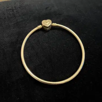 PANDORA 라디에이팅 하트 클라스프 뱅글