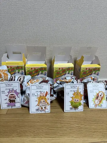 THE MONSTERS Wacky Mart 피규어 라브브