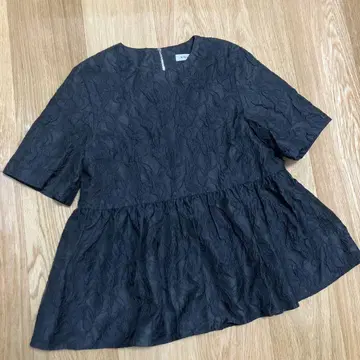 [ 새상품급 ] 내추럴 뷰티 베이직 자카드 페플럼 블라우스 S