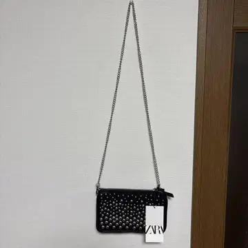 ZARA 스터드 장식 숄더백 블랙