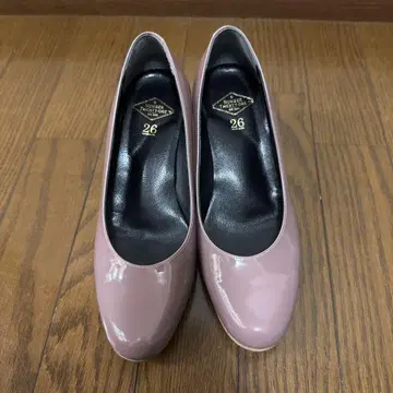 에나멜 핑크 펌프스 24.5