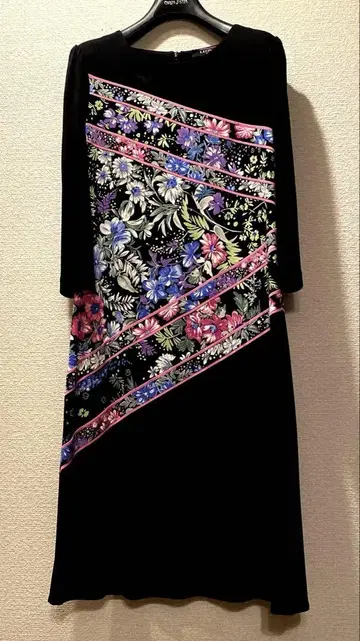 레오나르 [ 새상품급 ] 원피스