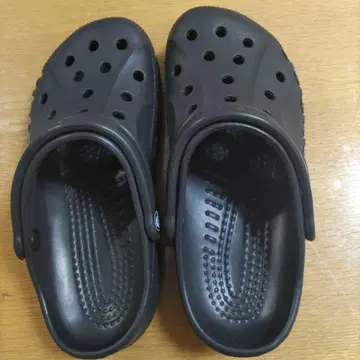 Crocs 블랙 클로그 샌들