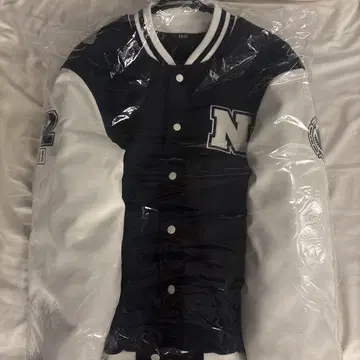 NMIXX university 바시티 자켓