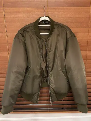 [ ZARA ] 올리브 그린 MA-1 플라이트 다운 자켓
