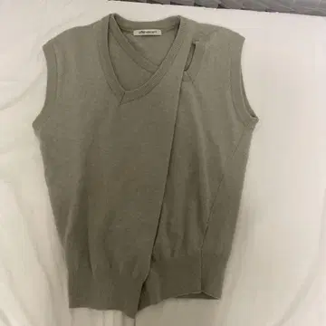 [ oaf ] 비대칭 니트 베스트