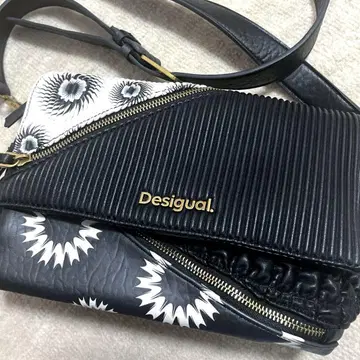 Desigual 숄더백 백 화이트/블랙