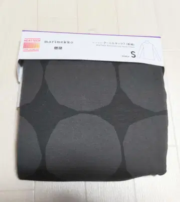 새상품 유니클로 x marimekko 히트텍 터틀넥 S 다크 그레이