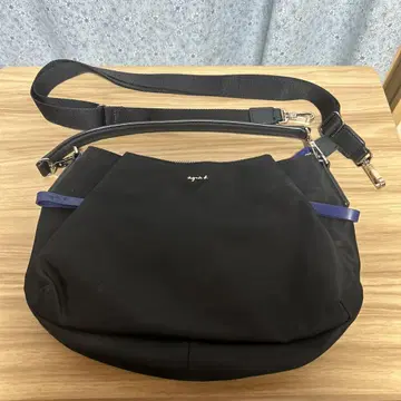 아네스 베 블랙 숄더백