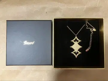 GROSSE/그로쎄 스타 목걸이 새상품급 골드 각인 있음