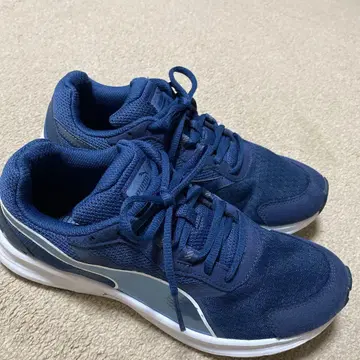 PUMA 네이비 러닝 스니커즈 25cm
