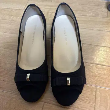 블랙 오픈토 펌프스