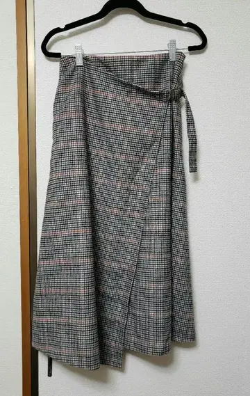 택 포함 새상품 BEAMS 체크 무늬 랩스커트