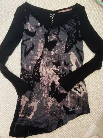 desigual 데시구알 나비 패턴 백 레이스업 긴팔 상의 튜닉